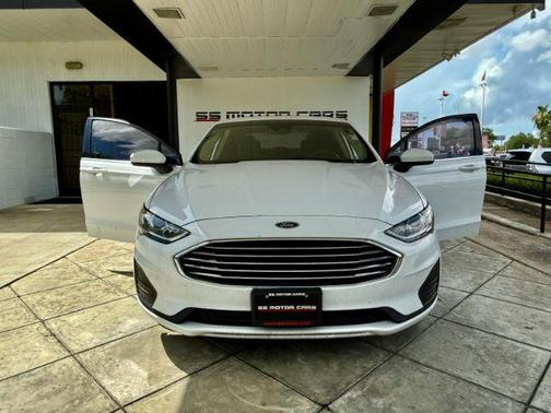 2020 Ford Fusion SE