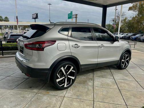 2022 Nissan Rogue Sport SL
