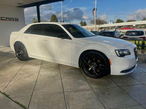 2019 Chrysler 300 Touring