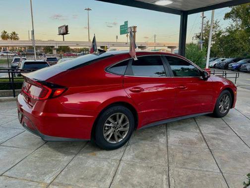 2021 Hyundai SONATA SE