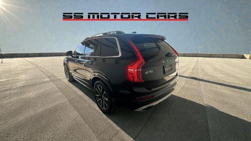 2017 Volvo XC90 T6 Momentum