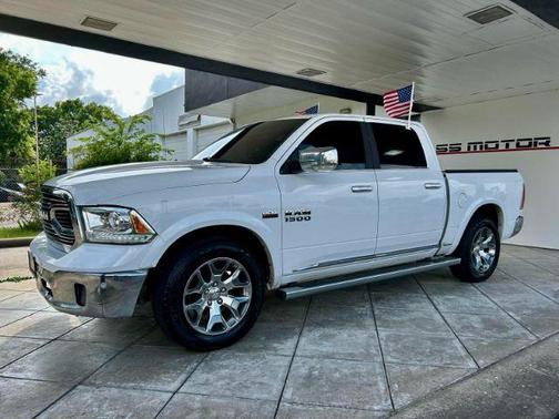 2017 RAM 1500 Limited Crew Cab 4x4 5'7' Box