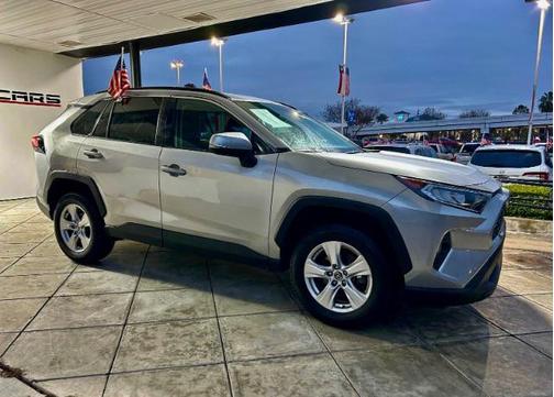 2020 Toyota RAV4 XLE