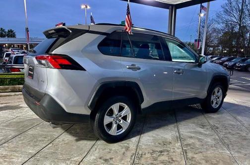 2020 Toyota RAV4 XLE