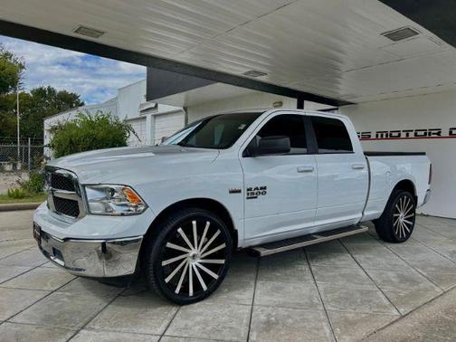 2020 RAM 1500 Classic SLT