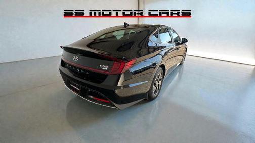 2023 Hyundai SONATA Hybrid SE