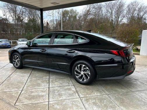 2023 Hyundai SONATA Hybrid SE