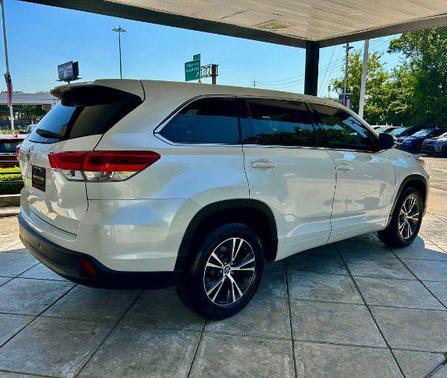 2018 Toyota Highlander LE I4