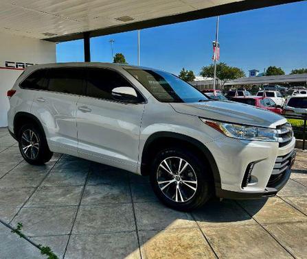 2018 Toyota Highlander LE I4