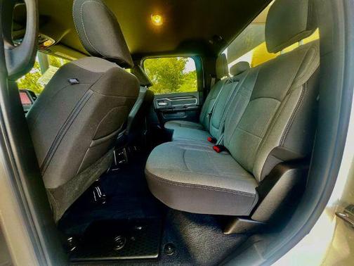 2023 RAM 3500 Big Horn Crew Cab 4x4 6'4' Box
