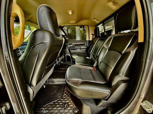 2022 RAM 3500 Laramie Crew Cab 4x4 8' Box