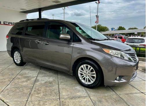 2012 Toyota Sienna XLE