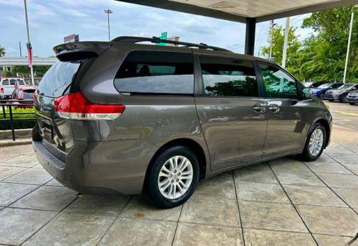 2012 Toyota Sienna XLE