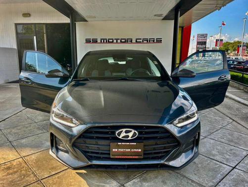 2019 Hyundai Veloster 2