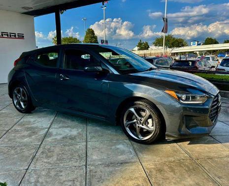 2019 Hyundai Veloster 2