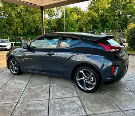 2019 Hyundai Veloster 2