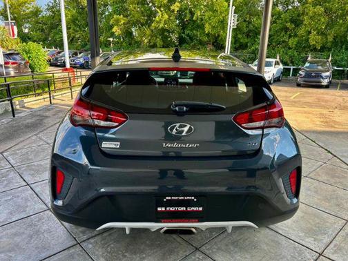 2019 Hyundai Veloster 2