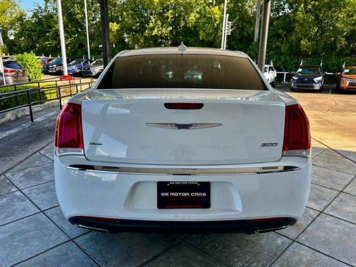 2018 Chrysler 300 Limited