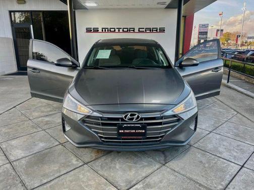 2019 Hyundai ELANTRA Limited