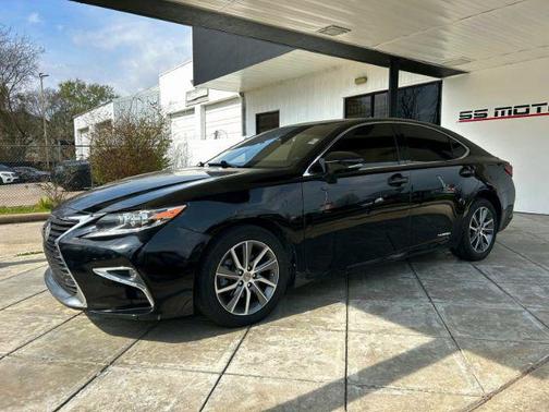 2017 Lexus ES 300h Base