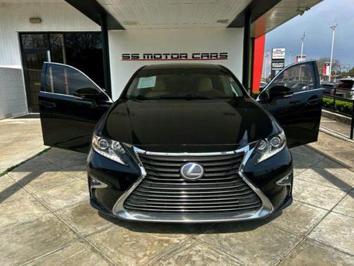 2017 Lexus ES 300h Base