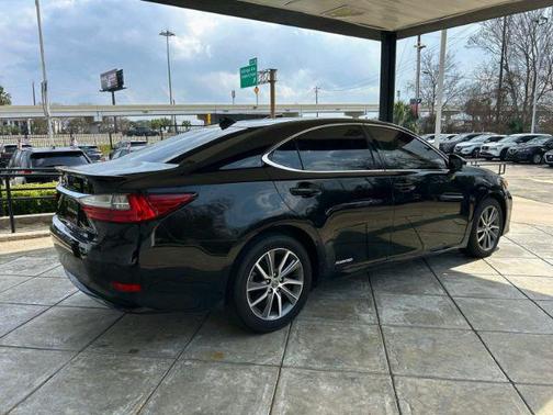 2017 Lexus ES 300h Base