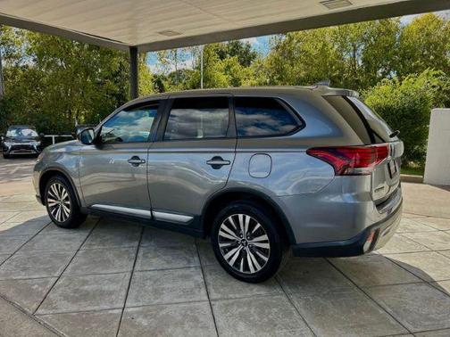 2019 Mitsubishi Outlander ES