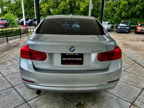 2017 BMW 320 i