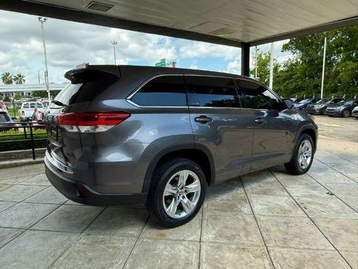 2018 Toyota Highlander LE I4