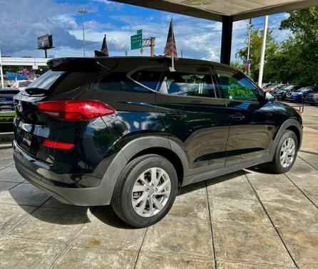 2021 Hyundai TUCSON SE