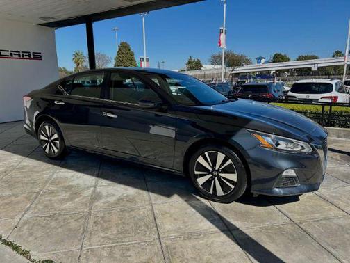 2021 Nissan Altima 2.5 SV