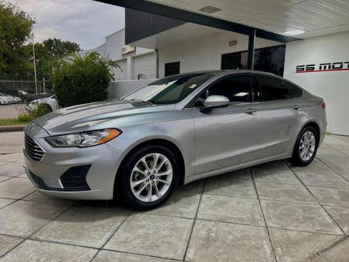 2020 Ford Fusion SE