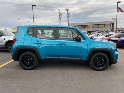 Photo 3 of 27 of 2020 Jeep Renegade Sport