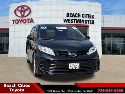 2019 Toyota Sienna SE