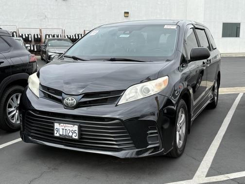2019 Toyota Sienna SE