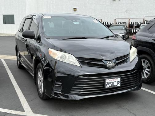 2019 Toyota Sienna SE