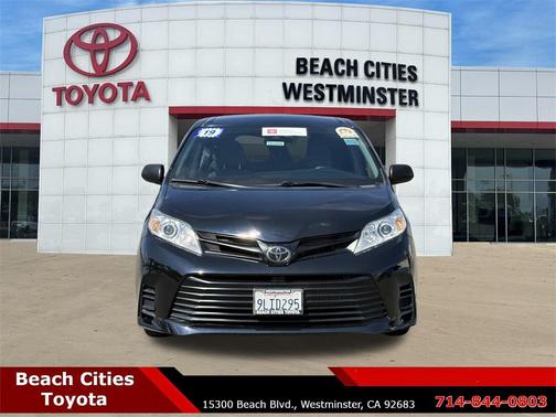 2019 Toyota Sienna SE