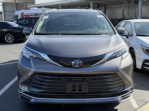 2024 Toyota Sienna Limited
