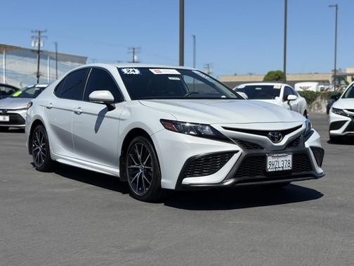2024 Toyota Camry SE