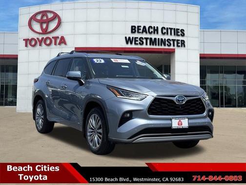 2022 Toyota Highlander Hybrid Platinum