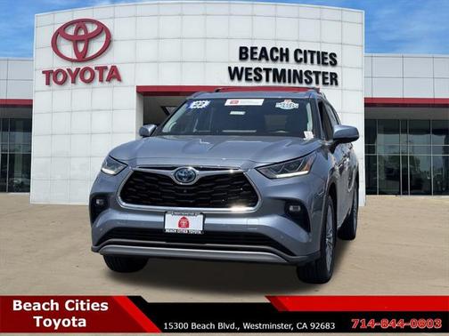 2022 Toyota Highlander Hybrid Platinum