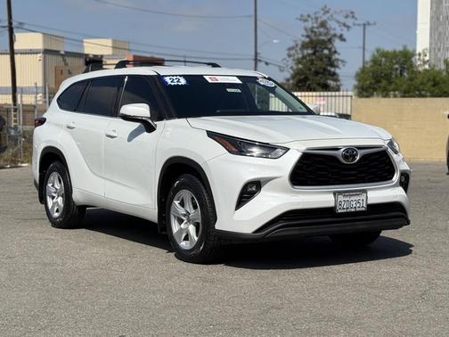 2022 Toyota Highlander LE