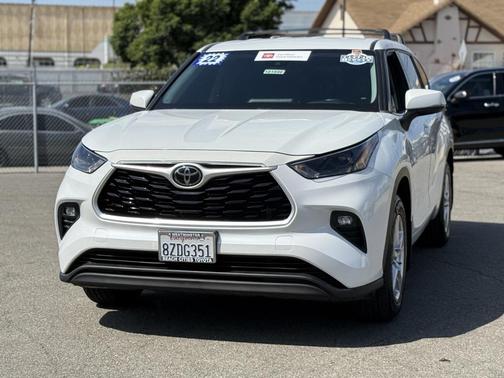 2022 Toyota Highlander LE