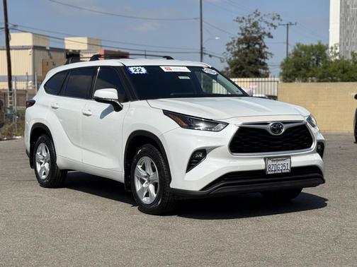 2022 Toyota Highlander LE