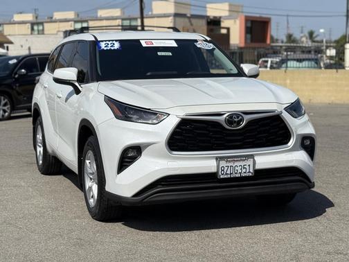 2022 Toyota Highlander LE