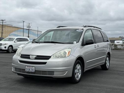 2004 Toyota Sienna CE