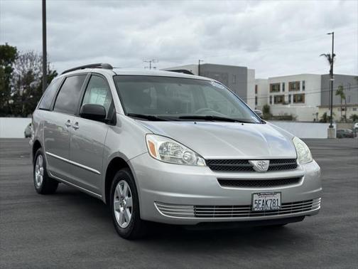 2004 Toyota Sienna CE