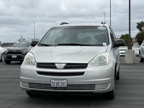 2004 Toyota Sienna CE