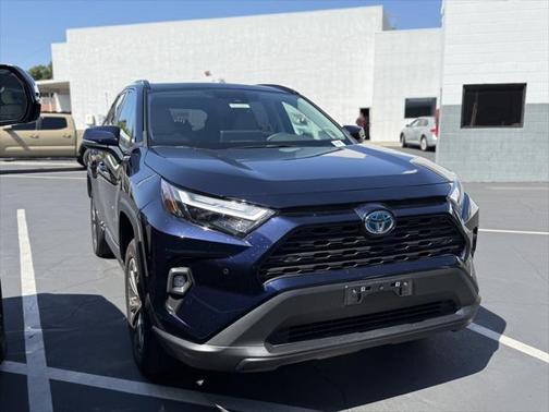 2023 Toyota RAV4 Hybrid XLE Premium