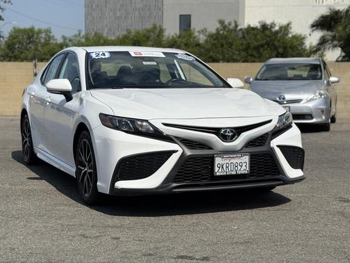 2024 Toyota Camry SE